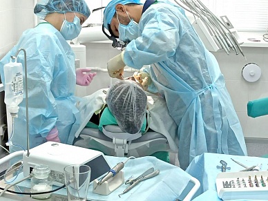 Хирургическая стоматология и имплантация